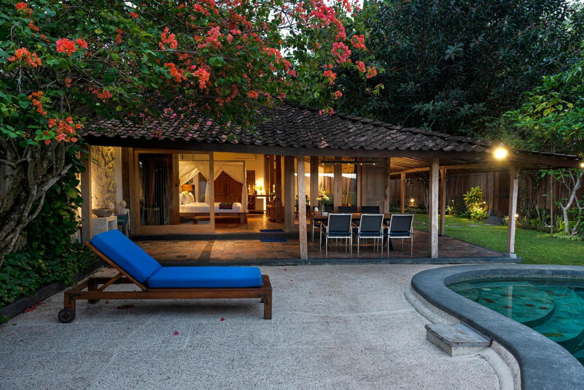 Villa Blue Steps Yogyakarta Exterior photo